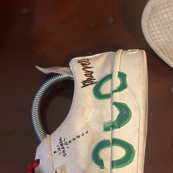 CHANEL Pharrell Graffiti Low-Top Sneakers Printed Canvas White, Multicolor. - Picture 9 of 14